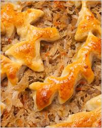 Слоёная косичка с капустой